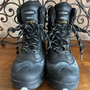 Columbia Black Winter Hiking Boots with Reflective-Pattern Laces